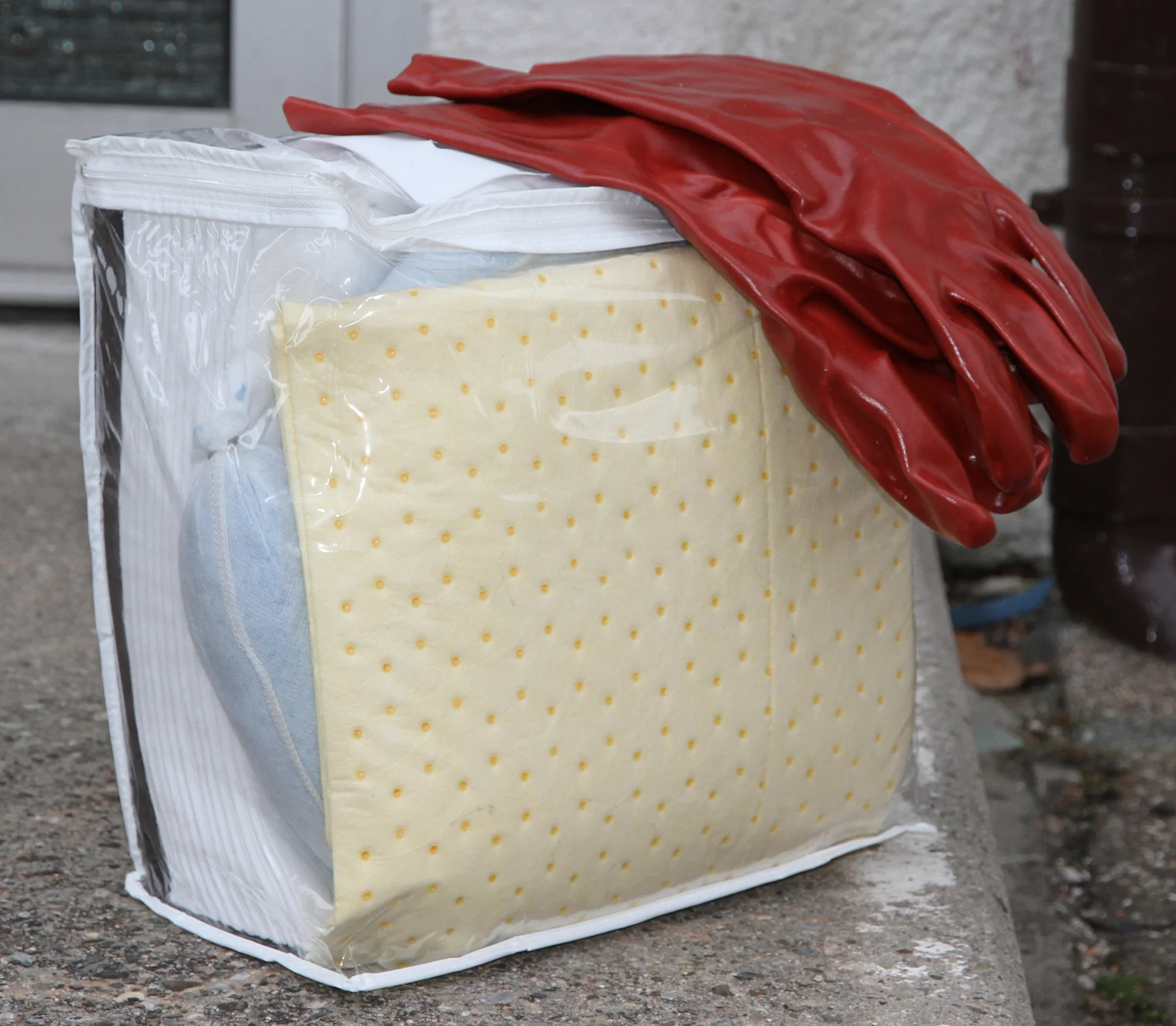 Kit d’emergenza Cemsorb Agrar per olio