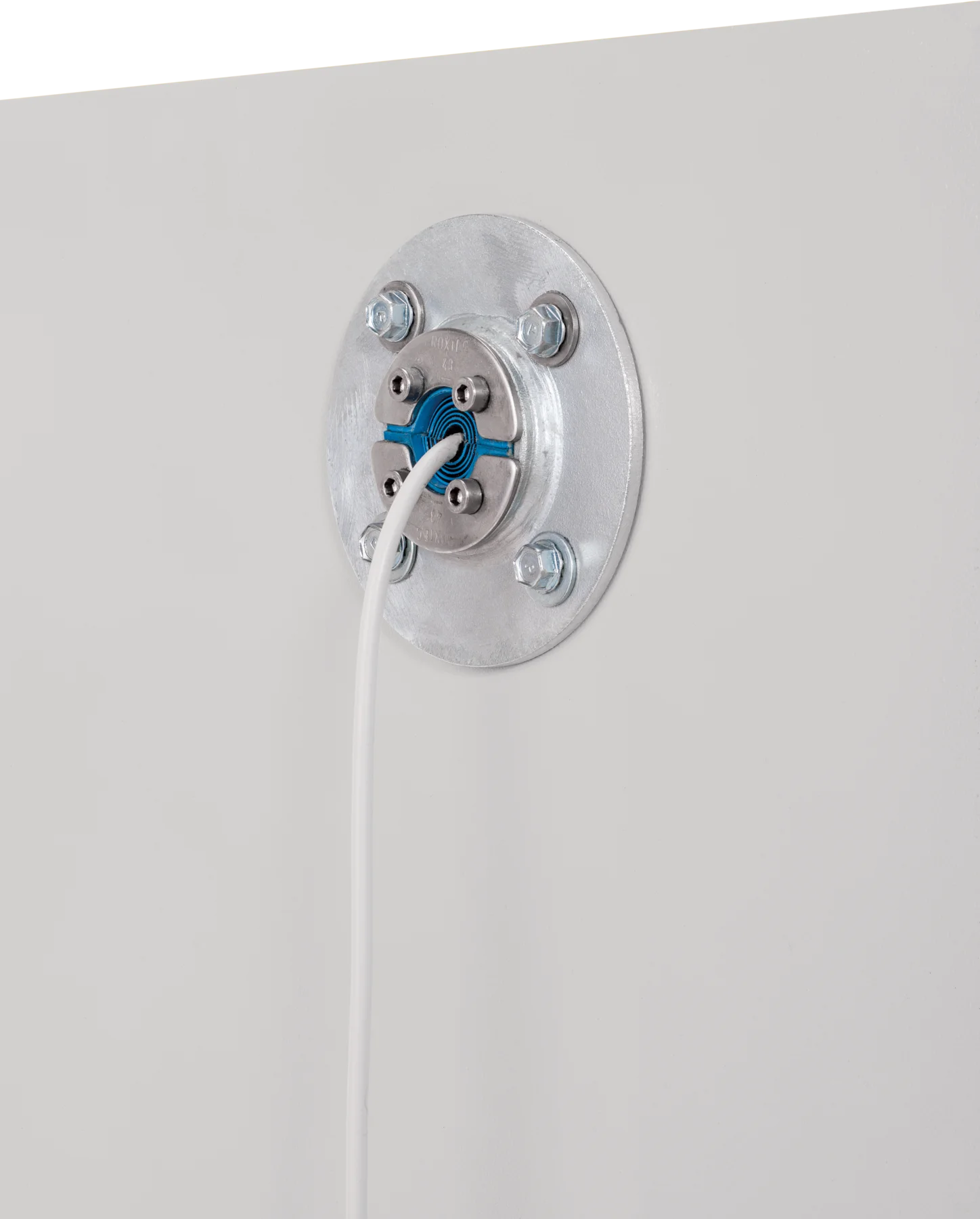 Prensaestopas para el armario de almacenamiento de baterías FMplus